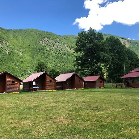 Bungalows-Oaza Vuthaj Dış mekan fotoğraf